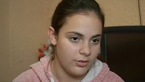 14-годишно момиче не ходи на училище, грижи се за болната си майка