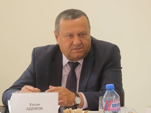 Хасан Адемов: Бюджетът за 2021 г. е намигване за предстоящите избори