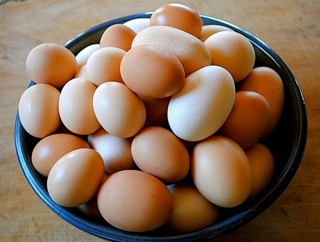 Слагайте за мътене само чисти яйца