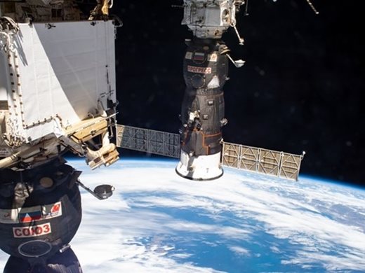 Екипажът на "Аксиом Спейс" пристигна на Международната космическа станция