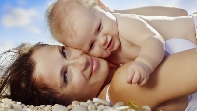 4 симптома, които показват, че жегата влияе на бебето ви