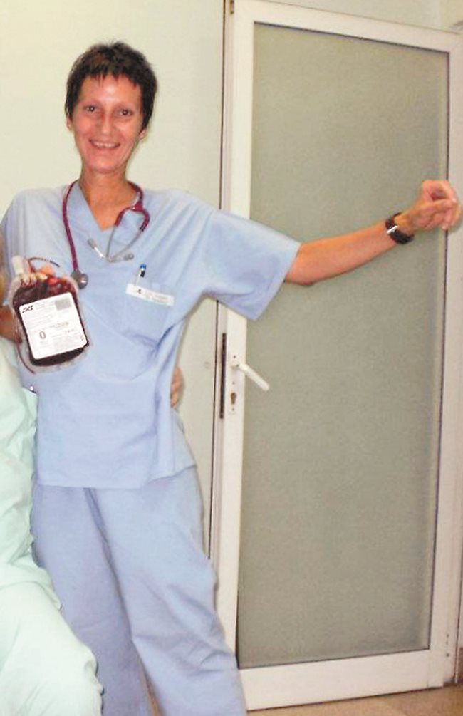 Амбицирана да успее като анестезиолог, Мария прави успешна кариера в кардиохирургията.
