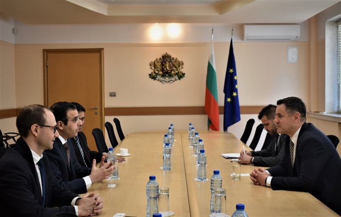 Саудитската компания Tawal ще закупи 100% от пасивната инфраструктура на мобилните мрежи в България на БТК, стана ясно на среща между министъра на икономиката Никола Стоянов и представители на компанията.
