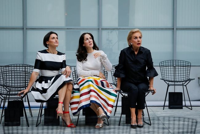 Модната дизайнерка Каролина Херера (вдясно) СНИМКИ: Ройтерс