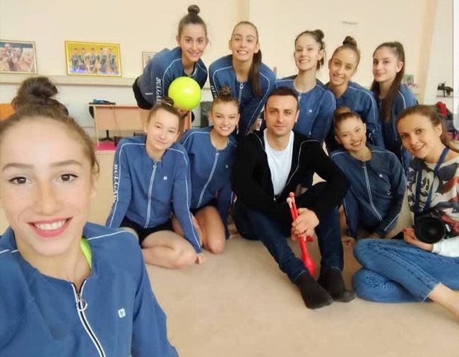 Димитър Бербатов ще подкрепи българските гимнастички по време на световната купа в София.