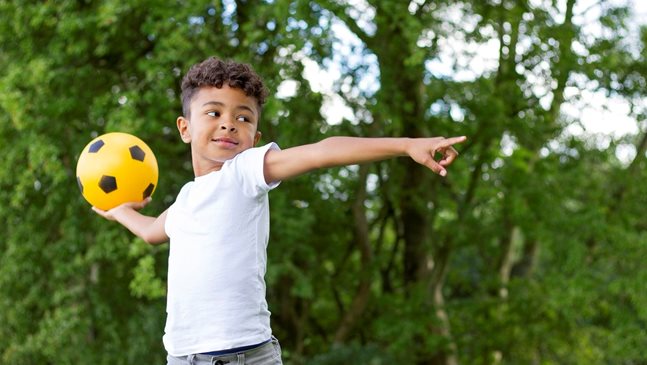 Игра на топка помага на детето да изрази чувствата си