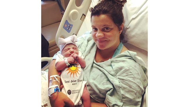 Двойка от Южна Каролина кръсти бебето си Иклипс (затъмнение)
