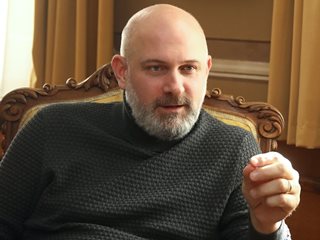 Васил Василев: Случваме непознат театър – не само сцената е център, а зрители общуват с актьори пред Народния