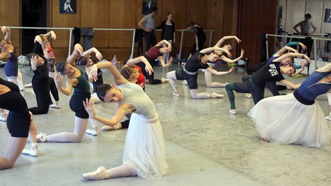 Обновление: Националният балет реши да ражда по време на пандемията