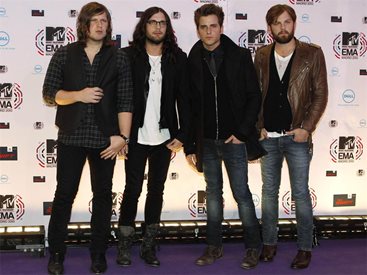 Басистът на Kings of Leon се сгоди