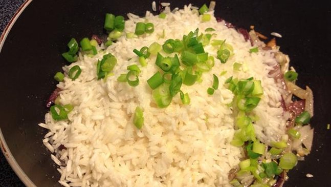 Ориз с пресен лук
