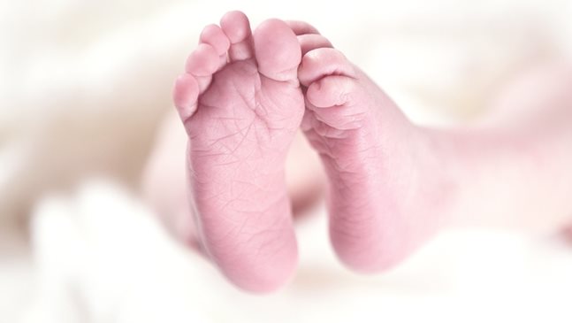 Полякиня роди шестзначета в Краков, бебетата тежат по 1 килограм