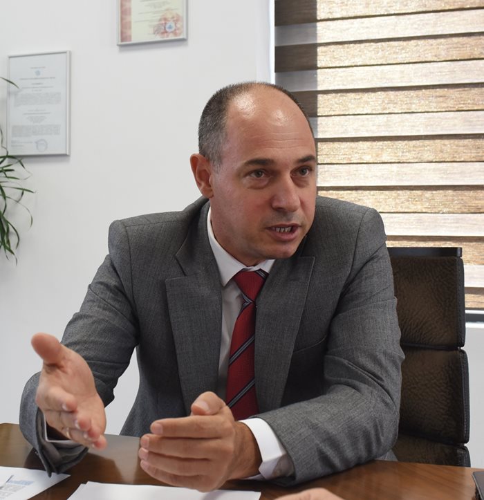 Ангелин Цачев от февруари 2018 година е изпълнителен директор и член на Управителния съвет на Електроенергийния системен оператор (ЕСО).