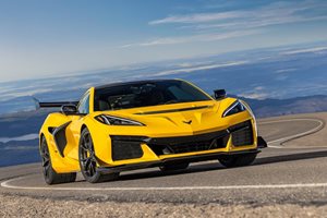 Първият произведен Corvette ZR1 продаден за 3,7 милиона долара