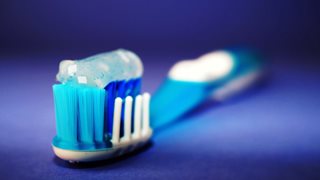 Необичайни употреби на четката за зъби в домакинството