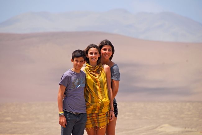 Трите деца на княз Кирил - Мафалда, Олимпия и Тасило, по време на ваканцията им в Перу. СНИМКИ: ПРЕССЛУЖБА НА ЦАРСКОТО СЕМЕЙСТВО