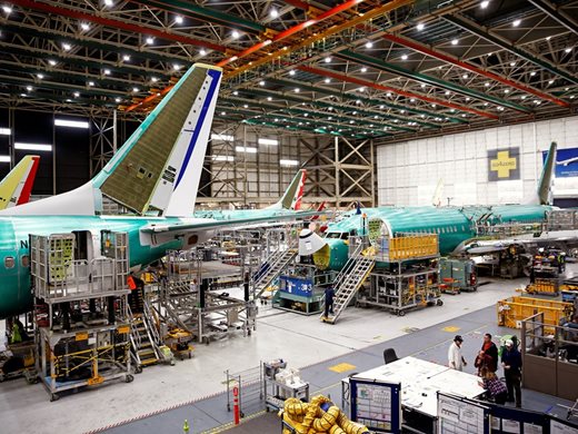 Боинг променя самолетите си 737 МАКС след двете катастрофи