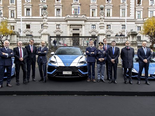 Lamborghini Urus за пътната полиция в Рим