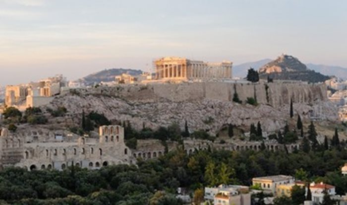 Според проучване на в. „Български новини“, цените на имотите в центъра на Атина са изключително ниски в сравнение с предишни години.