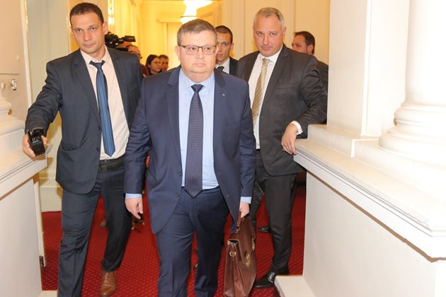 Комисията, оглавявана от Сотир Цацаров, откри конфликт на интереси при д-р Жеко Чешмеджиев