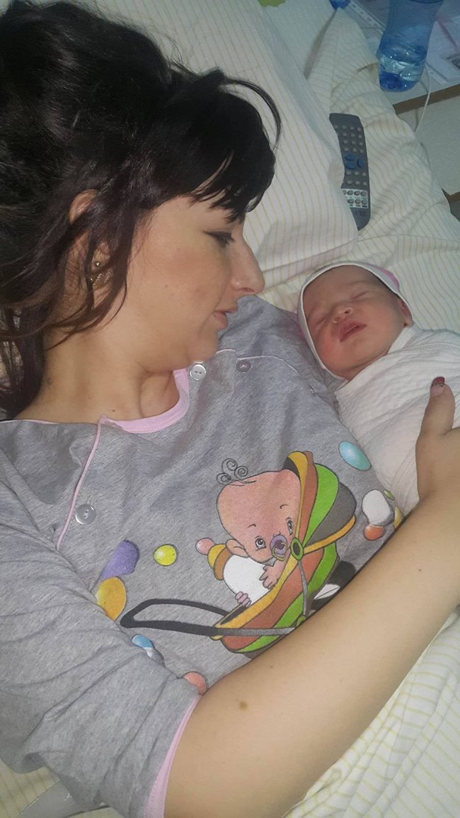 Галя Стоянова и бебе Пресиана