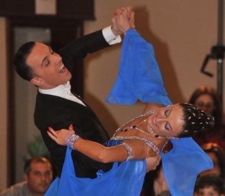 5-ите в света по спортни танци - Виолета от Варна и Салваторе от Верона, тренират бъдещите шампиони в Сицилия