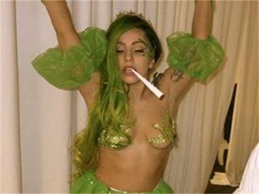 Lady GaGa полугола на Halloween