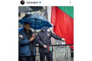 "Имах честта да празнувам заедно с гордата българска общност от нашия град", казва Адамс в публикация в официалния инстаграм акаунт на кмета на Ню Йорк.