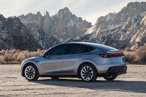 За кратко време Tesla покори сърцата на тези, които обичат електрическите автомобили.