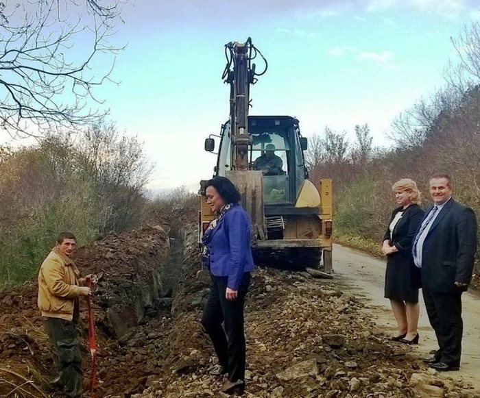 В момента се изгражда връзката между  Равадиново и новата пречиствателна станция край Созопол.