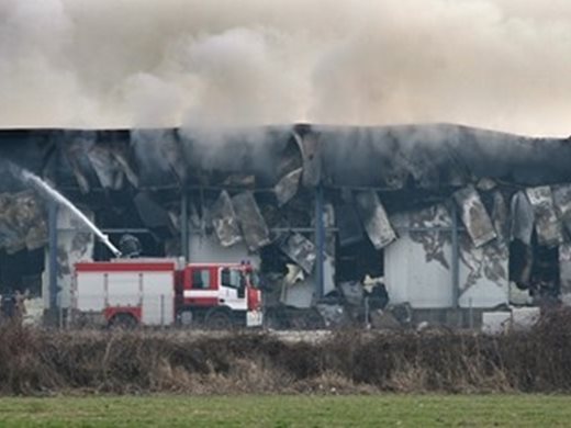 300 души остават без работа след пожара в завода за месо във Войводиново