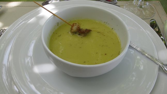 Супа от тиквички със зехтин