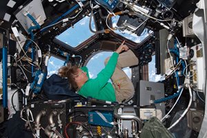 Сандра Магнус участва в 3 космически полета и прекарва 133 денонощия на борда на Международната космическа станция.

СНИМКА: ГЕТИ ИМИДЖИС