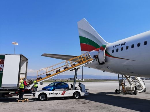 България прати 32 тона храна в ОАЕ в замяна за 15 тона медицински консумативи