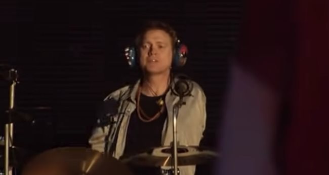 Барабанистът на „Деф лепард“ Рик Алън
Кадър: Youtube