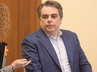 Асен Василев: Не познавам Стефан Димитров, а само Петя Банкова