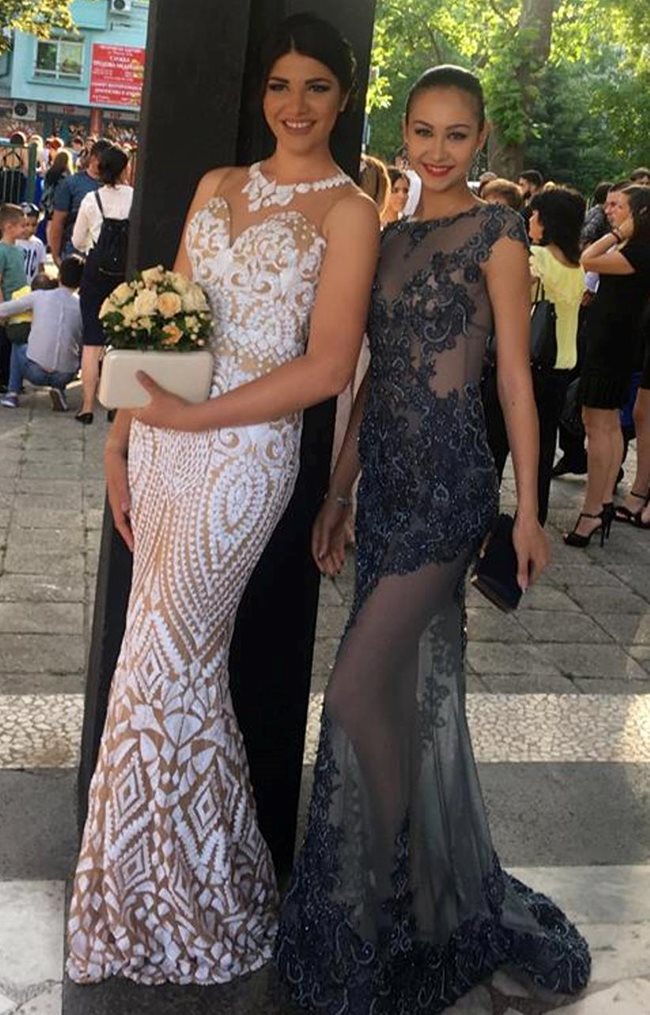 Миските Йовита Георгиева /в дясно/ и Габриела Панайотова показаха стил и класа. Снимка:фейсбук