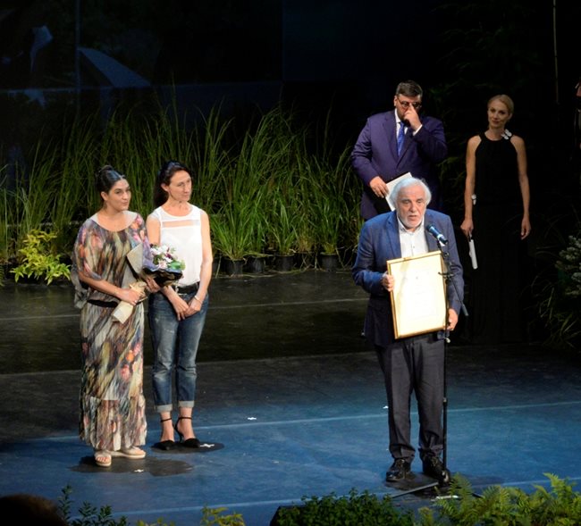 Директорът на Софийската опера акад. Пламен Карталов получи приза за спектаклите “Петрушка” и “Жар птица”.