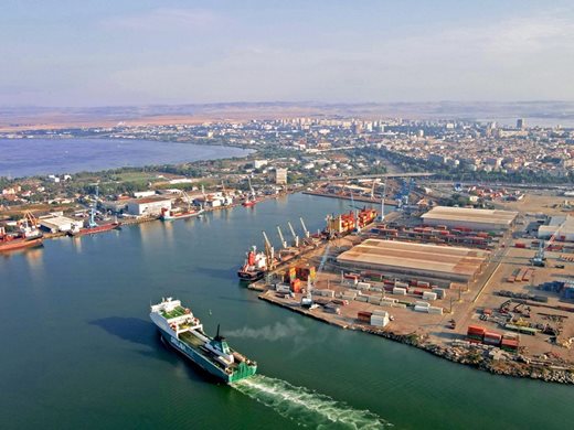 Удълбочават пристанище Бургас-запад, 
за да акостират големи кораби