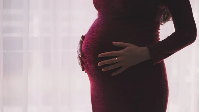 Бременните жени могат да предават коронавируса на неродените си бебета