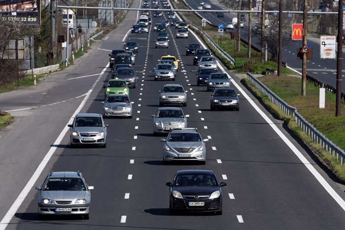 Кандидатите за шофьори ще се движат и в тежък трафик, за да придобиват умения за шофиране в града.