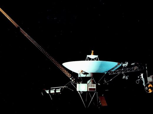 НАСА се опитва да осъществи контакт с космическия апарат "Вояджър 2"