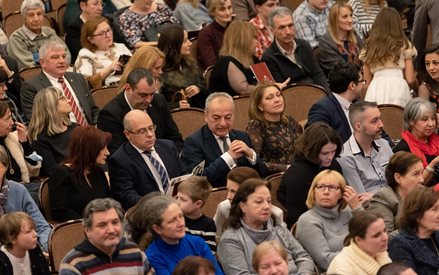 Гълъб Донев и министри аплодират млади класически музиканти