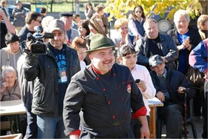 Ути и мъжът на Белослава си направиха барбекю от половин варел