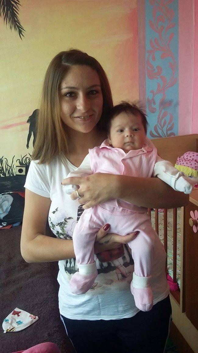 Хюлия Мехмед и бебе Селена