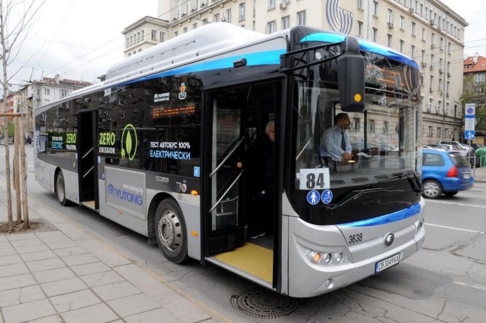 Делът на електробусите в градския транспорт на големите градове все още е много нисък.

СНИМКА: “24 ЧАСА”

