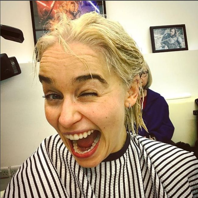 Звездата от популярният сериал "Игра на тронове" Емилия Кларк вече е блондинка. Снимка:Инстаграм/ emilia_clarke