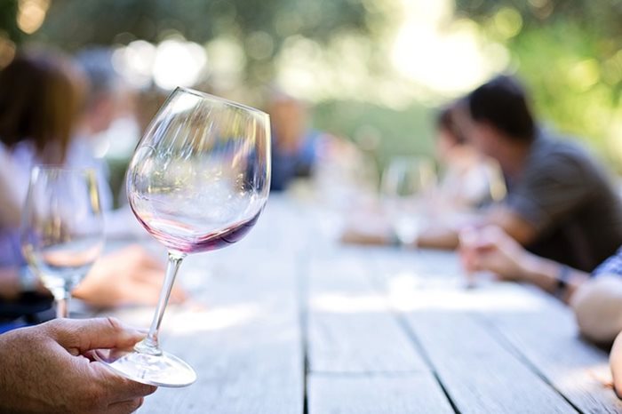 Почти изравнени са продажбите на бяло и червено вино, както и на розе, макар страната ни да е известна като традиционен производител на червени вина. СНИМКА: Pixabay