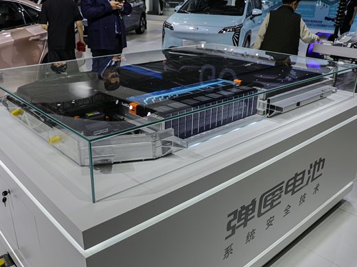 От САЩ до Южна Корея, производители на електрически автомобили избират батерии „произведени в Китай“