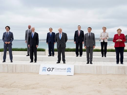 Ройтерс: Г-7 разглежда ценово ограничение на руския петрол - 65-70 долара за барел